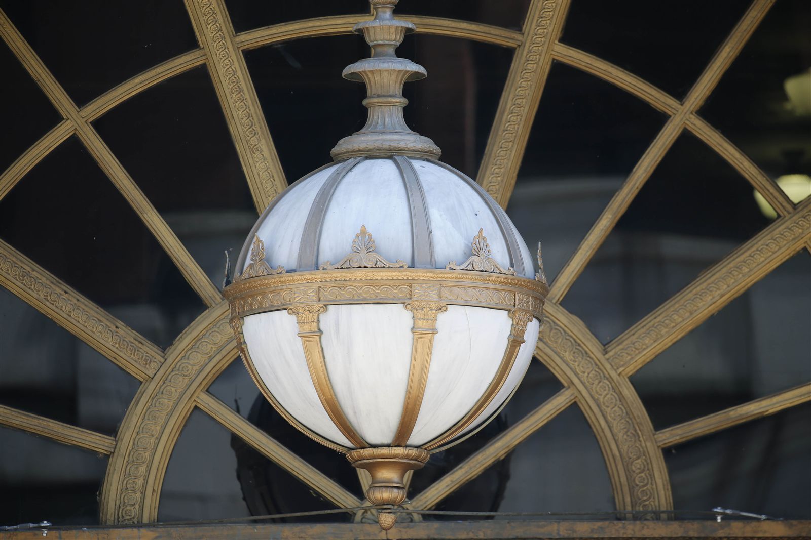 A Closer Look: Ellicott Square Building